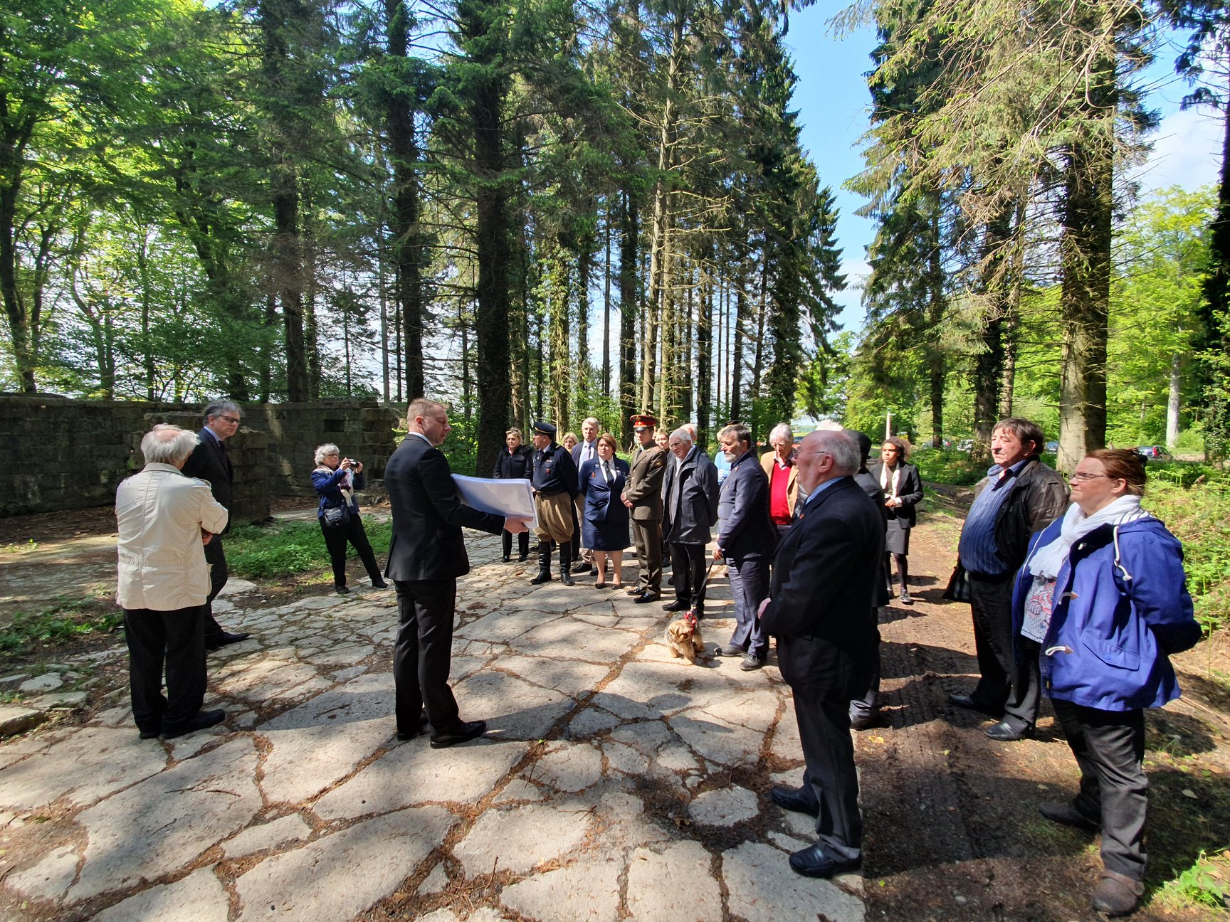 The visit of a V1 site in closing of this tribute day