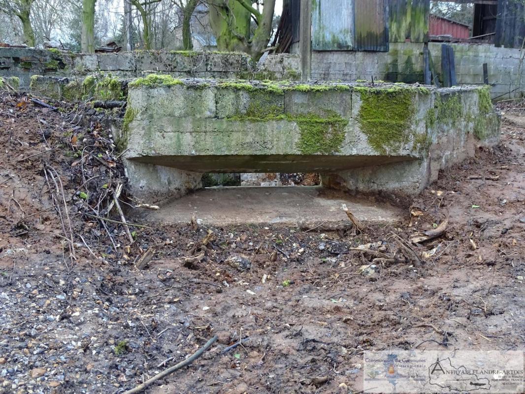 Une embrasure du bunker de tir