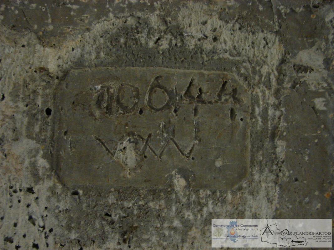 Une signature inscrite au moment de la construction du site