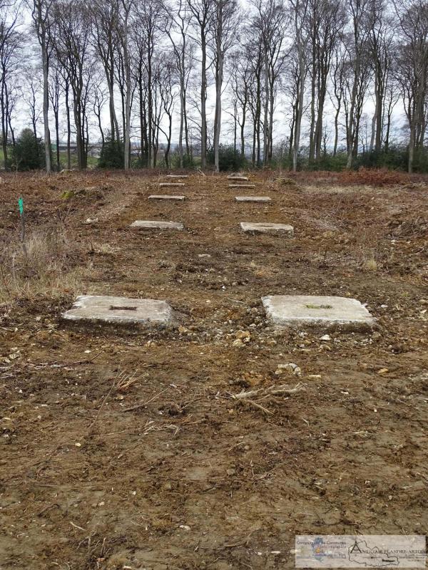 Les plots bétonnés de la rampe de lancement