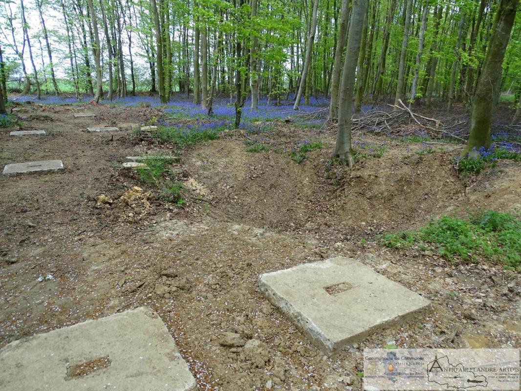 Les plots bétonnés de la rampe de lancement